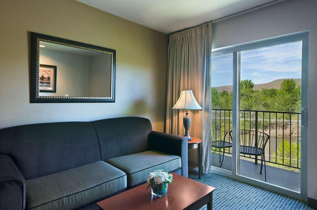 Oxford Suites Yakima Oda fotoğraf